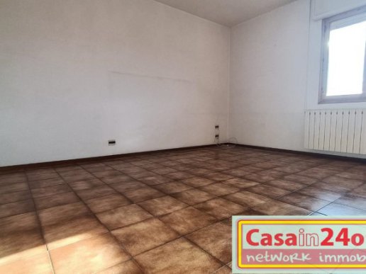 Carrara - Bonascola appartamento con posto auto, garage e cantina - 5