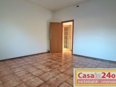 Carrara - Bonascola appartamento con posto auto, garage e cantina - 10