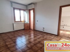 Carrara - Bonascola appartamento con posto auto, garage e cantina - 8