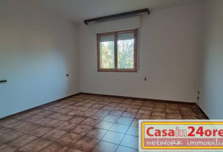 Carrara - Bonascola appartamento con posto auto, garage e cantina