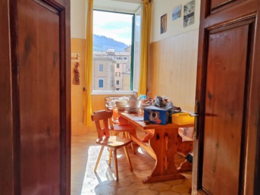 Carrara centralissimo ampio appartamento con sottotetto - 5