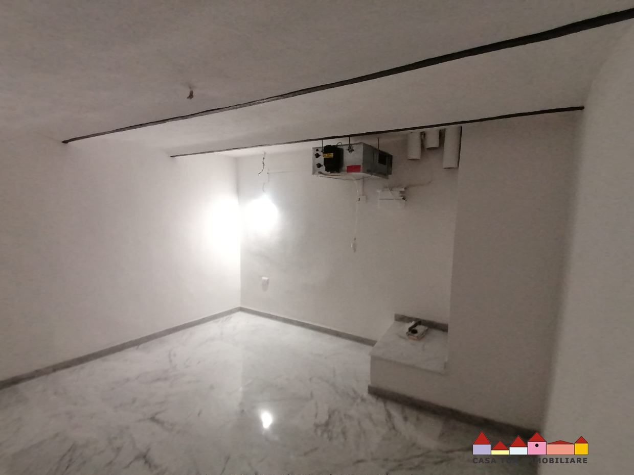 Locale Commerciale Carrara MS1349566