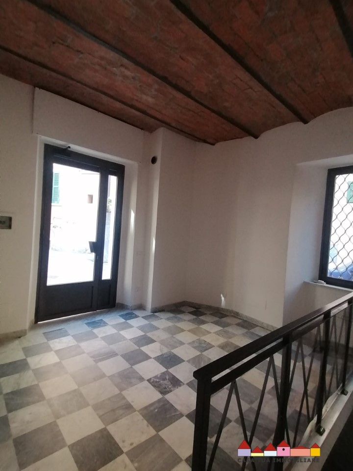 Locale Commerciale Carrara MS1349566