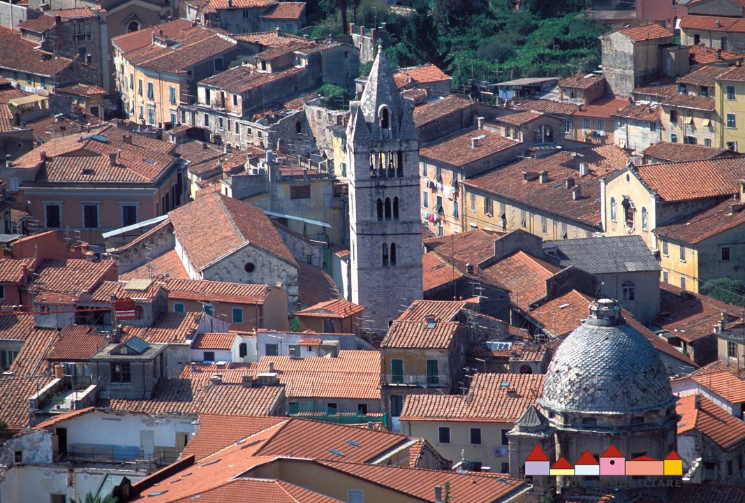 locale commerciale in affitto a Carrara in zona Centro Città
