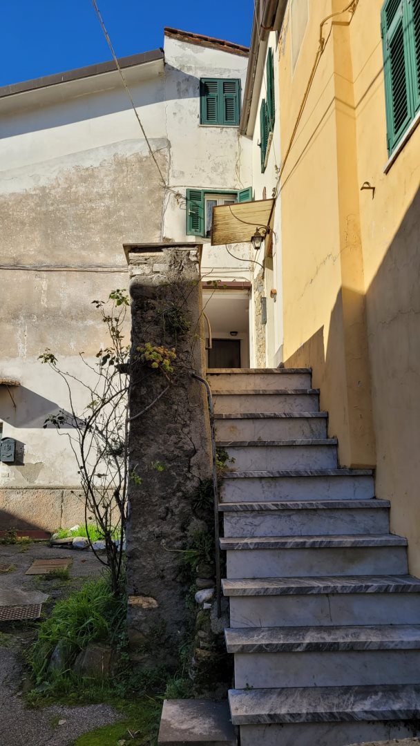 Casa semindipendente in vendita a Carrara